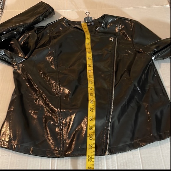 ♻️📸Shein Black Faux PU Leather Zipper Jacket size Medium - Picture 9 of 13